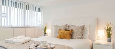 1 soverom, skrivebord, reiseseng for barn og wi-fi