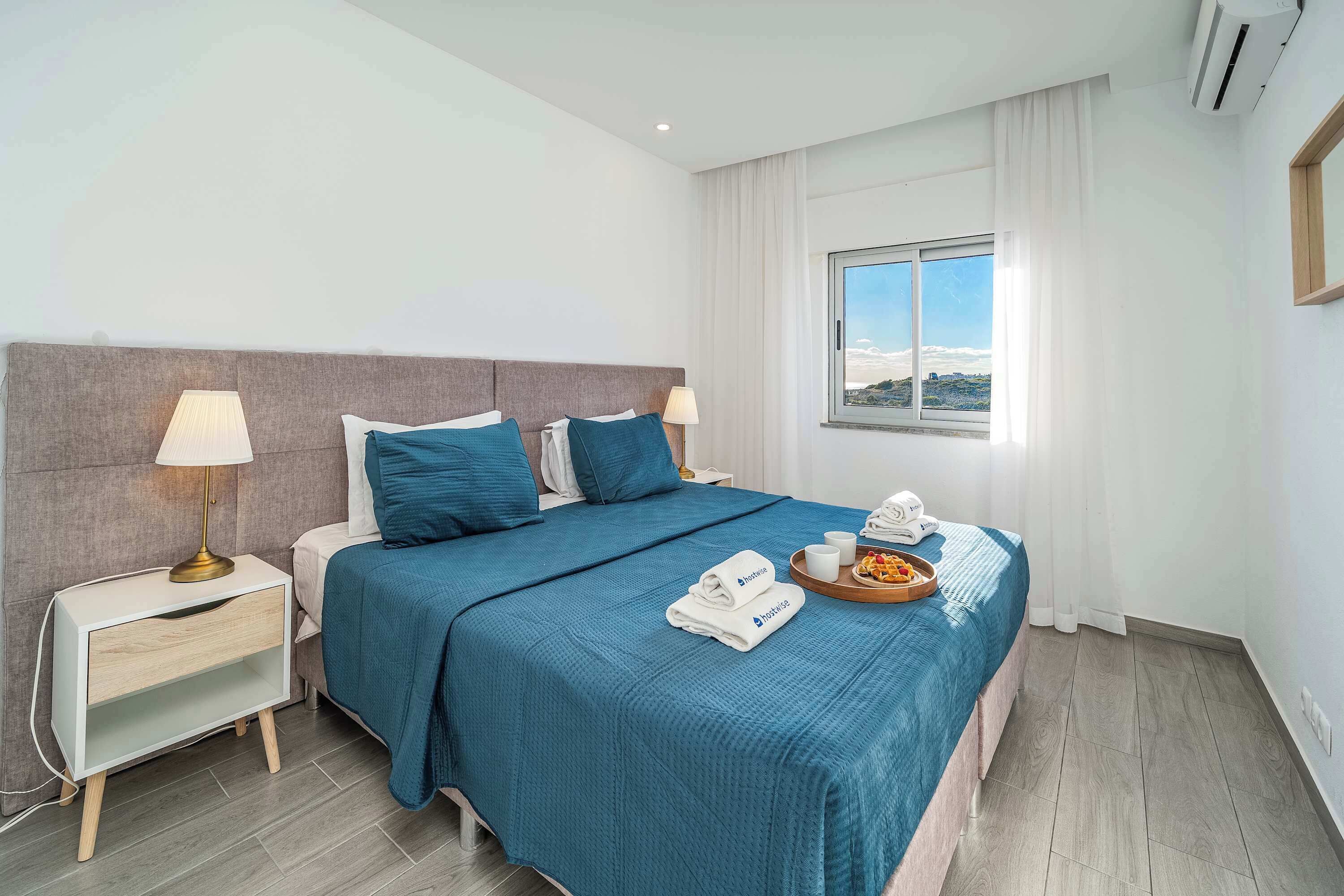 2 slaapkamers, een strijkplank/strijkijzer, wifi, beddengoed