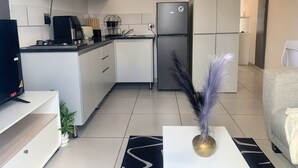 Unclassified image, 2 of 24, button - Apartment with balcony in Ferndale, Randburg. Stylish, secure and comfortable. (Randburg)