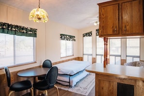 Comfort Cottage | Dining - Black Meadow Landing (Parker Dam)