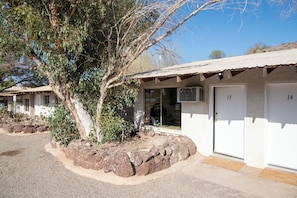 Standard Studio Suite | Exterior - Black Meadow Landing (Parker Dam)