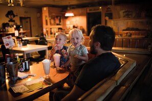 Restaurant - Black Meadow Landing (Parker Dam)
