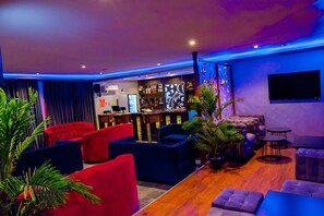 Bar (on property) - House 10 Luxury Hotel and Suites (Lagos)
