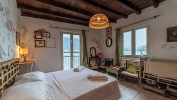 Silitysrauta/-lauta, ilmainen Wi-Fi, vuodevaatteet