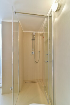 Shower, hair dryer, bidet, towels - Monforte 19 - Milano (Milan)