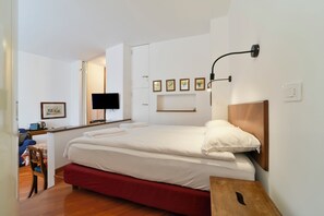 Room - Monforte 19 - Milano (Milan)