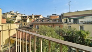 Property grounds - Monforte 19 - Milano (Milan)