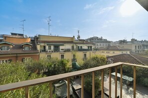 Property grounds - Monforte 19 - Milano (Milan)