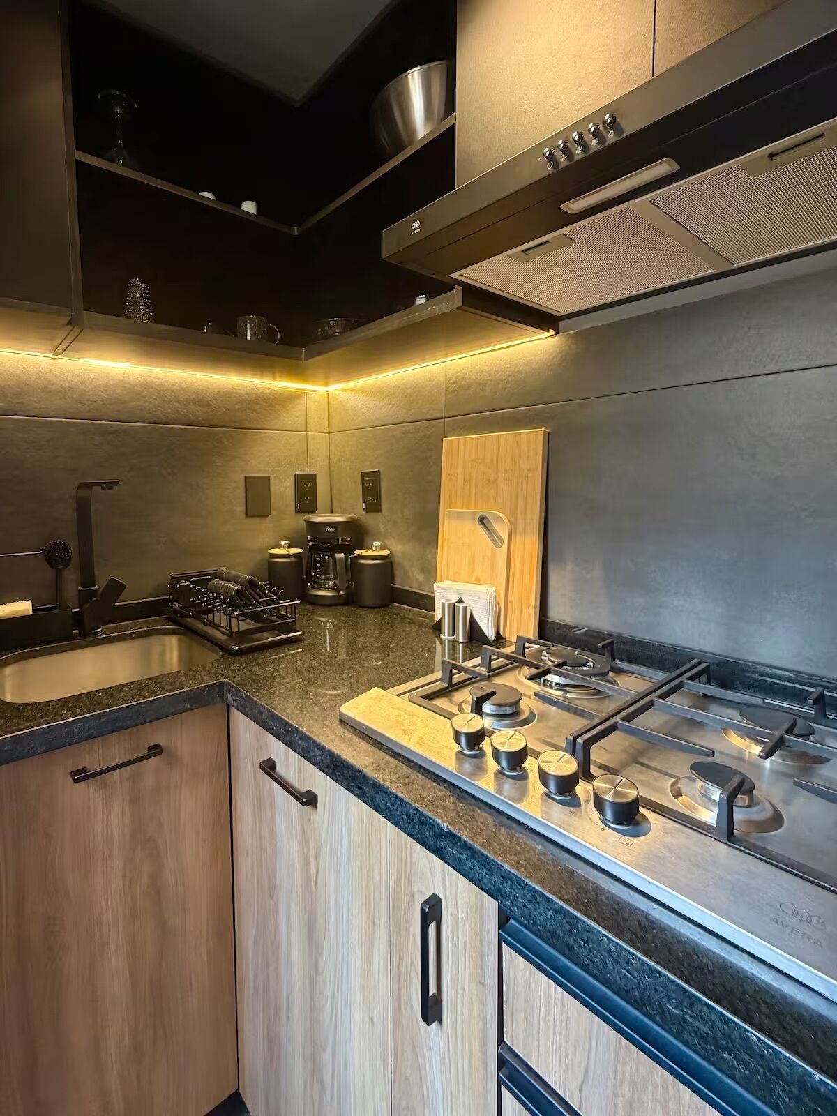 Four à micro-ondes, surface de cuisson