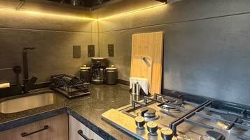 Four à micro-ondes, surface de cuisson