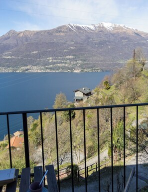 Property grounds - Apartment with incredible views on the Como lake (Bellano)