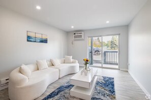 Living area - Cozy 2bed/2bath apartment  for your ski retreat vacation! Arvada Court Apartment (Arvada)