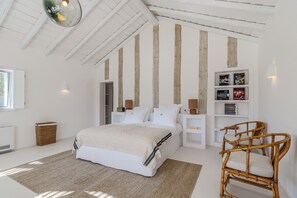 Unclassified image, 2 of 45, button - Holiday Home with Multiple Separate Houses 'Comporta Bliss' and 20-Meter Saltwater Pool (Brejos da Carregueira de Baixo)