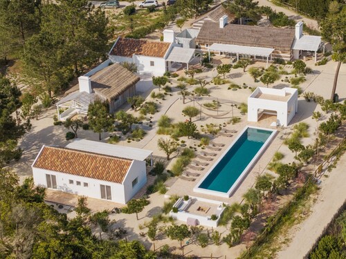 Holiday Home with Multiple Separate Houses 'Comporta Bliss' and 20-Meter Saltwater Pool