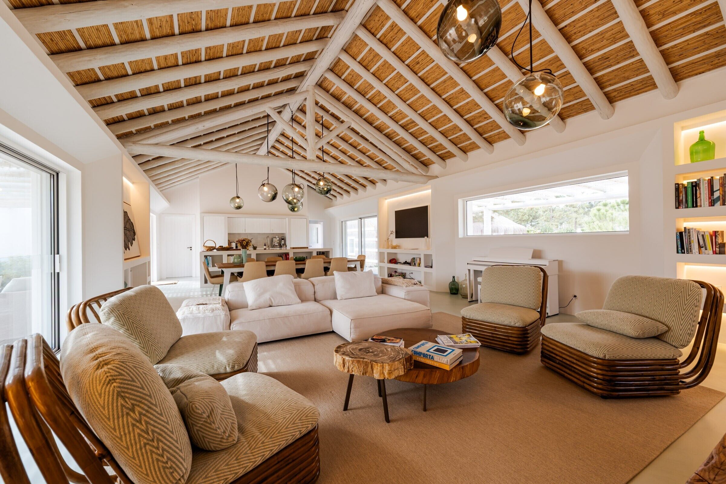 TV, fireplace, ping pong