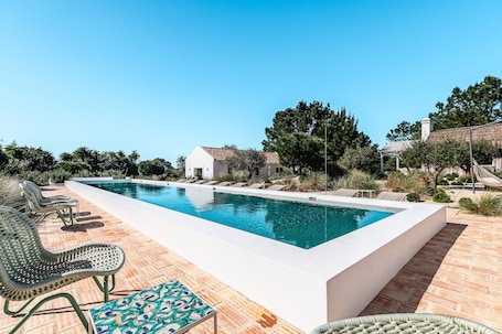 Holiday Home with Multiple Separate Houses 'Comporta Bliss' and 20-Meter Saltwater Pool