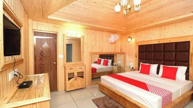 Laptop workspace, WiFi (free), bed sheets - The Silver Oak Banquet and Motel  (Balachaur)