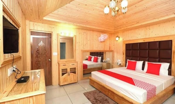 Single Room, Balcony, Canal View | Laptop workspace, free WiFi - The Silver Oak Banquet and Motel (Balachaur)