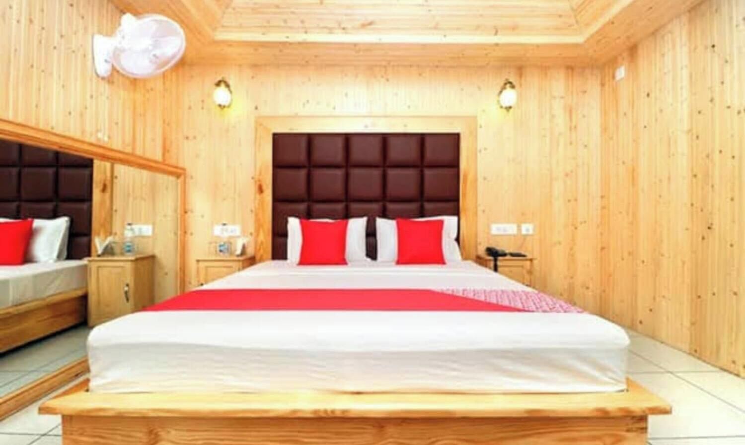 Single Room, Balcony, Canal View