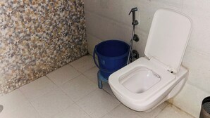 Bathroom sink - The Silver Oak Banquet and Motel  (Balachaur)
