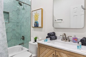 Hair dryer - Casa Blanca Retreat - Swimming Pool & Jacuzzi (Allen)