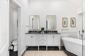 Hair dryer - Casa Blanca Retreat - Swimming Pool & Jacuzzi (Allen)