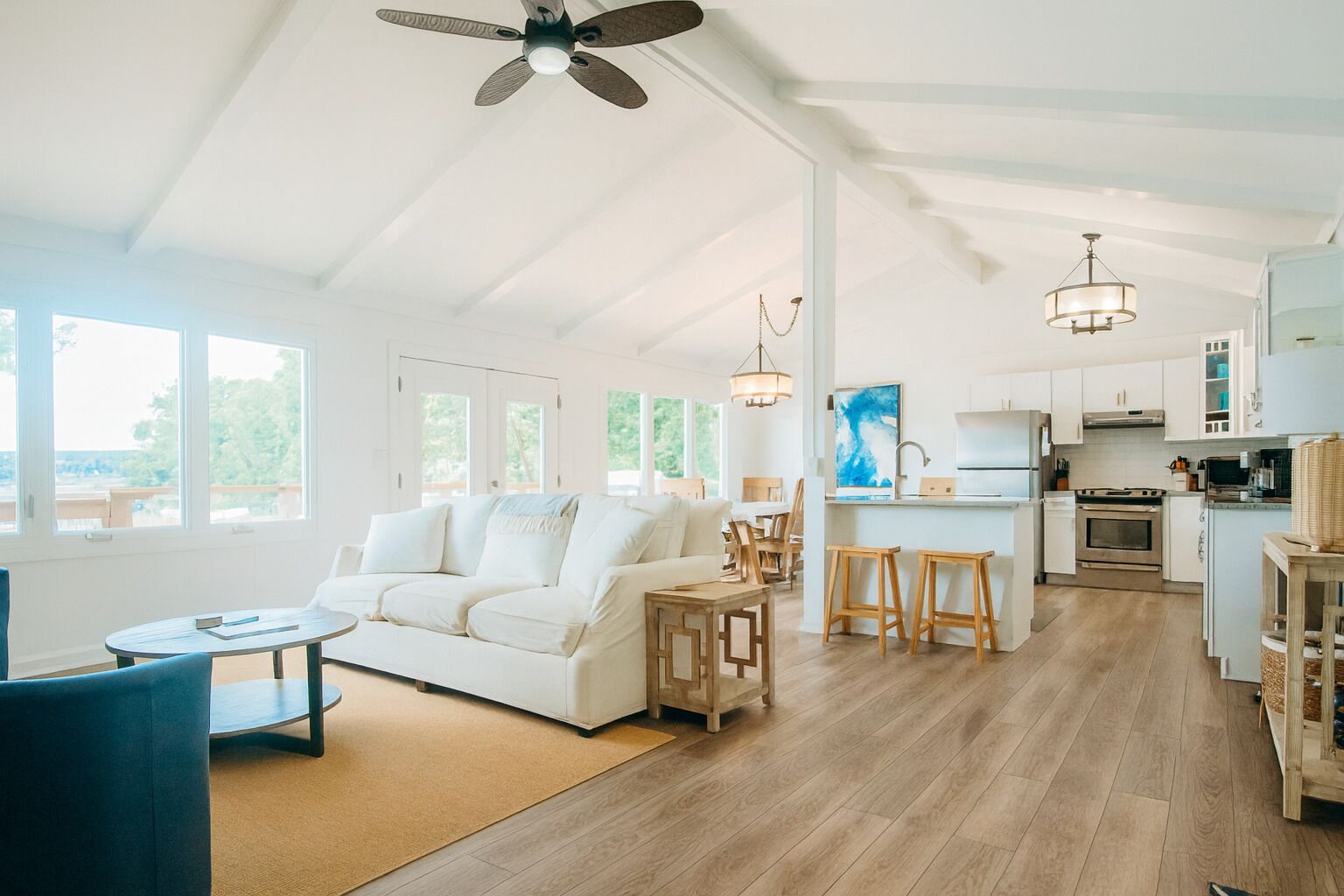 Smart TV, futbolito y libros 