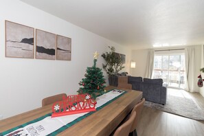 Dining - Roark Creek Resort (Branson)