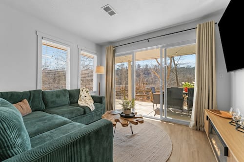 Superior Suite, Non Smoking, Pets Not Allowed | Living area | 65-inch Smart TV with digital channels, fireplace, Netflix