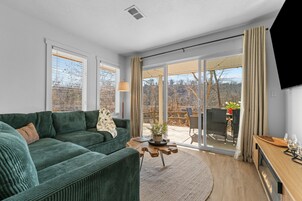 Superior Suite, Non Smoking, Pets Not Allowed | Living area | 65-inch Smart TV with digital channels, fireplace, Netflix