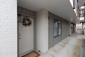 Luxury Condo | Property entrance - Roark Creek Resort (Branson)