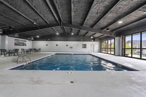 Indoor pool, seasonal outdoor pool - Roark Creek Resort (Branson)