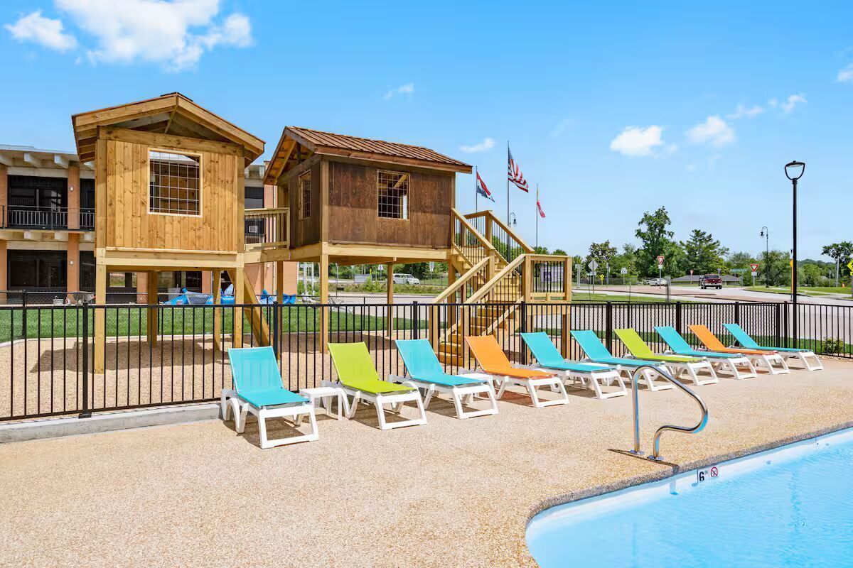 Piscine couverte, piscine extérieure (ouverte en saison)