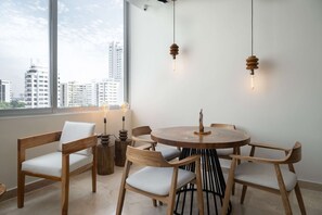 Dining - w* | Amazing 1BR in the Heart of Bocagrande (Cartagena de Indias)