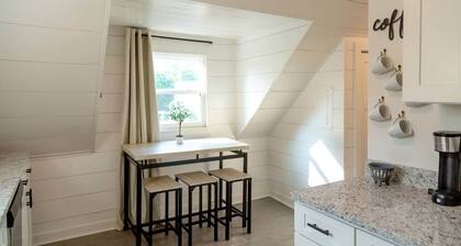 Yes Way Rose' - 1 Bed 1 Bath in South Knoxville