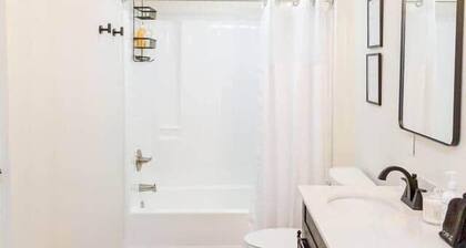 Sage Green Getaway - 2 Bed 1 Bath South Knoxville