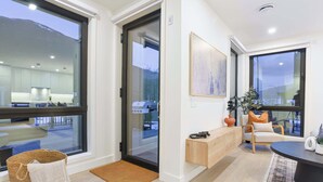 Interior - Peak To Green Getaway - Townhouse (Revelstoke)