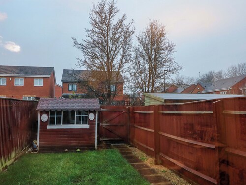 41 Lower Birches Way