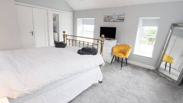 4 Schlafzimmer, individuell dekoriert, individuell eingerichtet