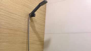 مجففات شعر، مناشف، ورق حمّام