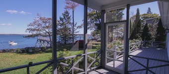 Waterfont Southport, Maine Cottage - Beautifully appointed 3-bedroom getaway