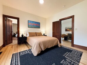 2 slaapkamers, een strijkplank/strijkijzer, wifi, beddengoed