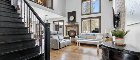 Télévision, cheminée