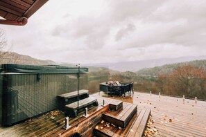 Terrace/patio - Alpine View Lodge - Cozy Private Chalet in Mont-Tremblant (Mont-Tremblant)