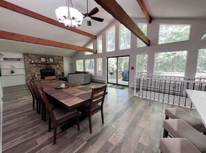 Dining - HUGE 2 living room house with Movie theater. Pocono Escape. (Tobyhanna)
