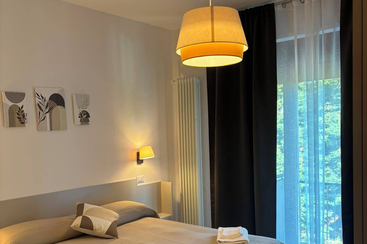 In-room safe, desk, laptop workspace, blackout drapes