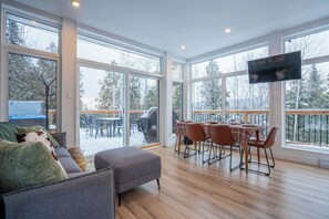 Interior - Ski, Spa & Lake | Chalet Luna (Saint-Côme)