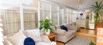 “Ivy’s End” Boutique Chic Manor Cottage