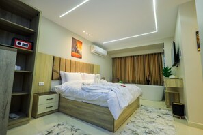 Deluxe Double Room, Mountain View | In-room safe, laptop workspace, iron/ironing board, free WiFi - Site of the pyramids view hotel (Giza Governorate)