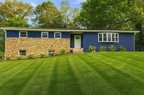 Exterior - Family Getaway Near UT & Smoky Mountains. (Knoxville)